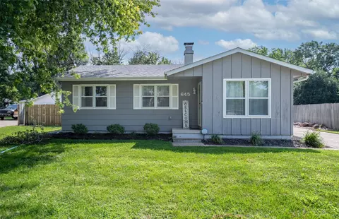 645 3rd St, Waukee, IA 50263