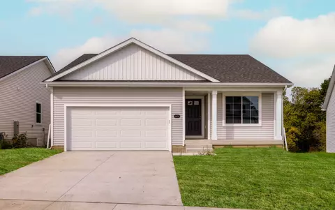 4400 Honey Bee Rdg, Des Moines, IA 50317
