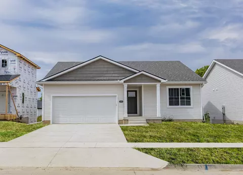 4396 Honey Bee Rdg, Des Moines, IA 50317