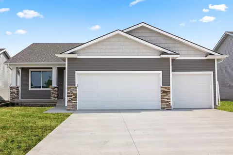 1803 Tuscany Dr SE, Altoona, IA 50009