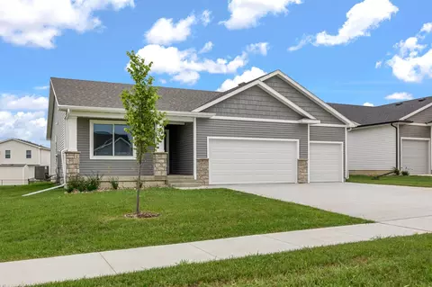 1939 Tuscany Dr SE, Altoona, IA 50009