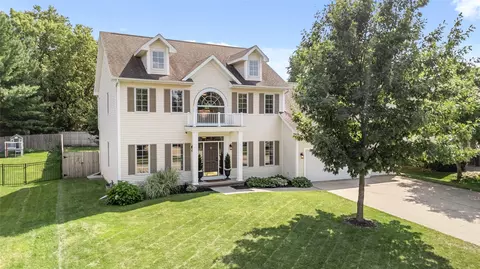 12392 Sunset Ter, Clive, IA 50325