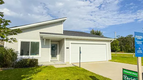 4375 E 44th St, Des Moines, IA 50317