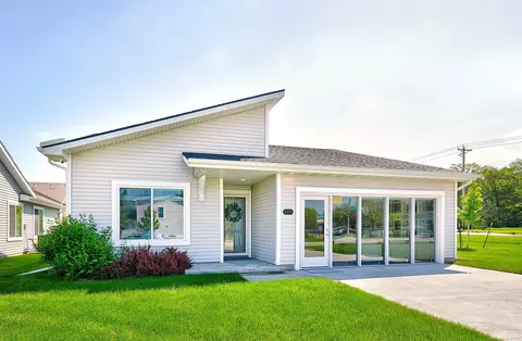 4375 E 44th St, Des Moines, IA 50317