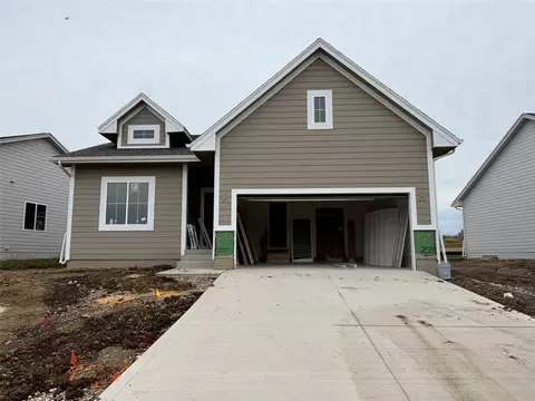 1830 Silver Maple Dr, Norwalk, IA 50211
