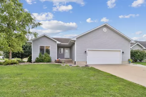 4729 E Merced St, Des Moines, IA 50317