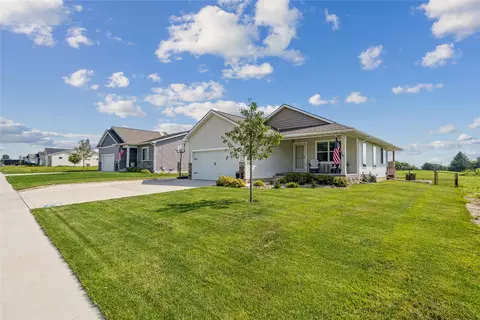 3241 Brook Landing Ct, Des Moines, IA 50317