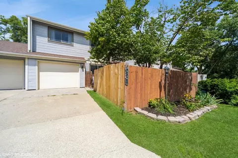 935 Breezewood Cir, Altoona, IA 50009