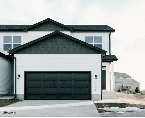 1330 E 28th St, Norwalk, IA 50211