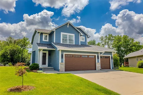 2203 NW Lakeside Ct, Ankeny, IA 50023