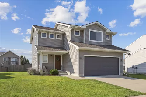 604 37th St SW, Bondurant, IA 50035