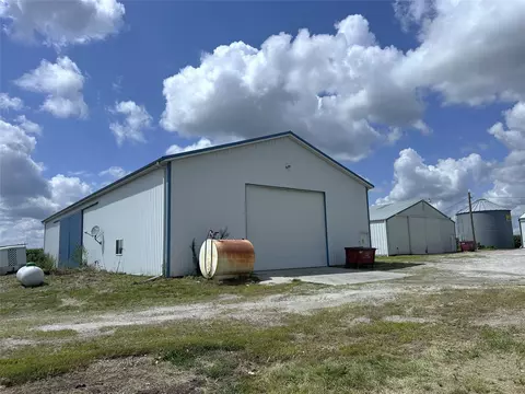 18074 240th Ave, Lacona, IA 50139