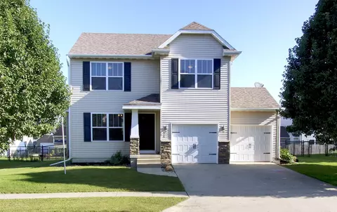 816 35th St SW, Bondurant, IA 50035