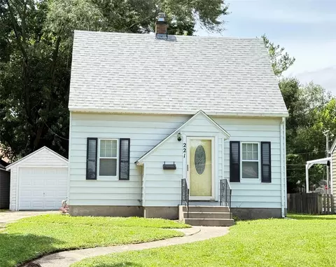 221 N Franklin Ave, Ames, IA 50014