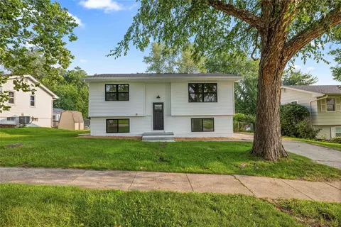 1606 W Salem Ave, Indianola, IA 50125