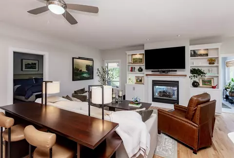 7005 Sheridan Cir, Urbandale, IA 50322
