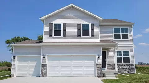 2907 Plum Dr, Norwalk, IA 50211