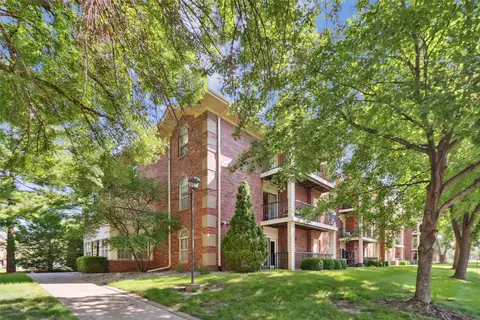 4900 Pleasant St #5, West Des Moines, IA 50266