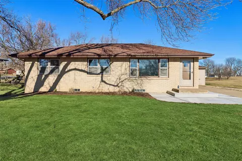 606 Davis St, Polk City, IA 50226