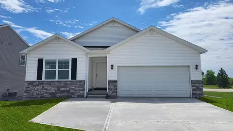 400 Kingfisher Dr, Norwalk, IA 50211