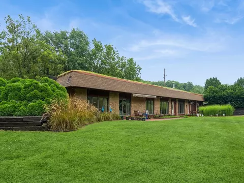 1095 30th Pl, Pleasantville, IA 50225