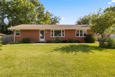 205 Gepke Pkwy, Des Moines, IA 50320