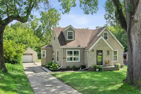 6350 Center St, Des Moines, IA 50312