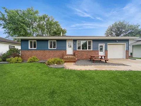 605 S Norris St, Prairie City, IA 50228