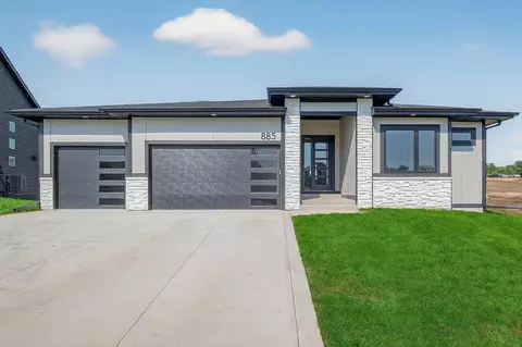 885 Hamilton Rd, Waukee, IA 50263