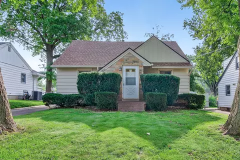 3705 38th St, Des Moines, IA 50310