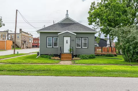 201 Walnut Ave, Woodward, IA 50276