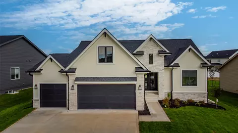 875 Harrington Way, Waukee, IA 50263