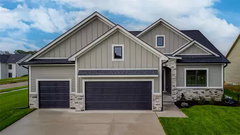 820 Hamilton Rd, Waukee, IA 50263