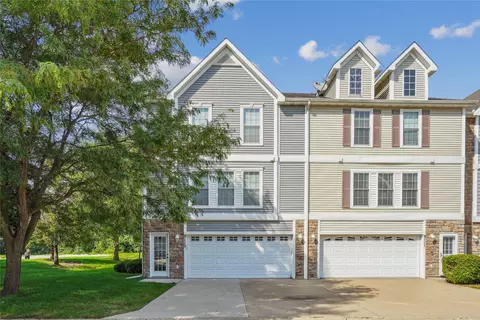 8302 Westown Pkwy #9112, West Des Moines, IA 50266