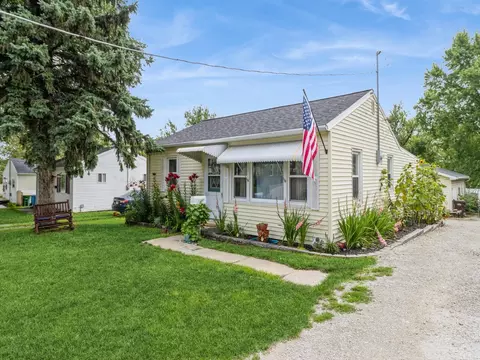 506 S Freeman St, Indianola, IA 50125