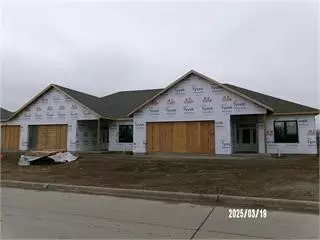 700 Big Rock Park Rd, Pella, IA 50219