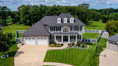 726 Stonegate Ct SW, Altoona, IA 50009