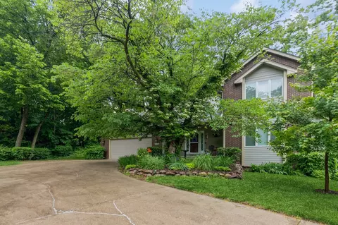 4850 72nd St, Urbandale, IA 50322