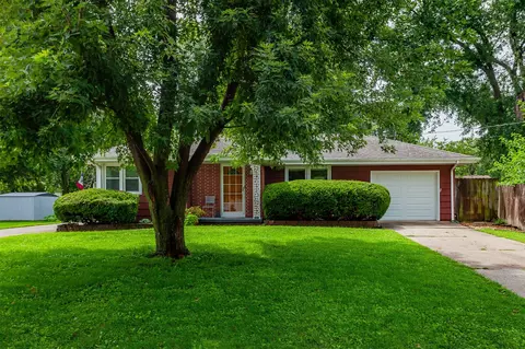 1004 Randolph St, Des Moines, IA 50315