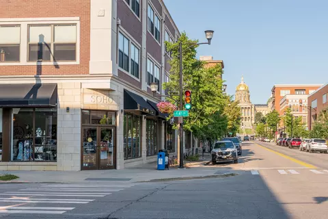 400 E Locust St #305, Des Moines, IA 50309