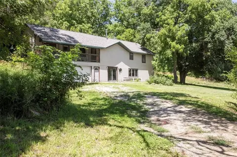2407 180th Trl, Guthrie Center, IA 50115