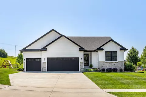 1304 S L Ct, Indianola, IA 50125