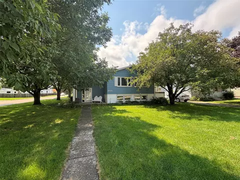 2223 Warford St, Perry, IA 50220