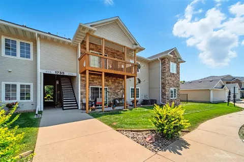 1735 34th Ave SW #10, Altoona, IA 50009