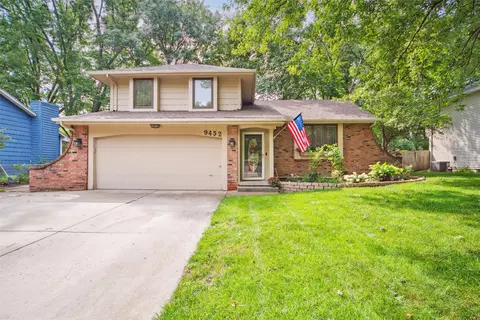 9452 Lincoln Ave, Clive, IA 50325