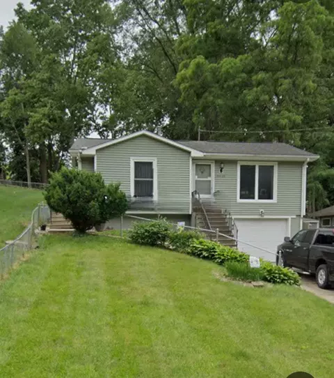 3525 Dubuque Ave, Des Moines, IA 50317