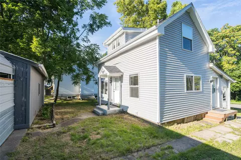918 23rd Pl, Des Moines, IA 50312