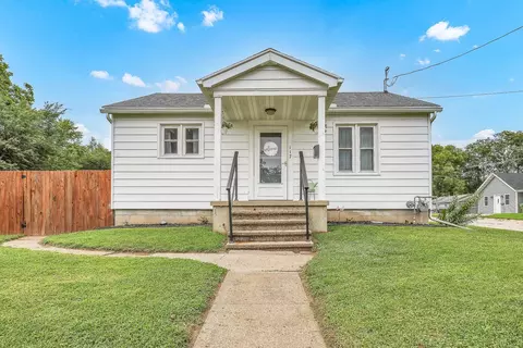 117 E Cronkhite St, Knoxville, IA 50138