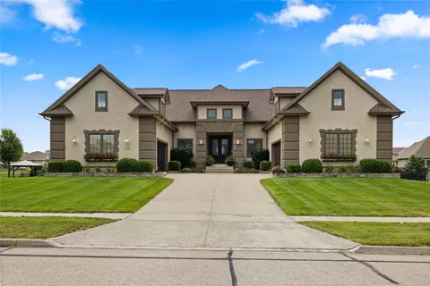 612 Stonegate Ct SW, Altoona, IA 50009