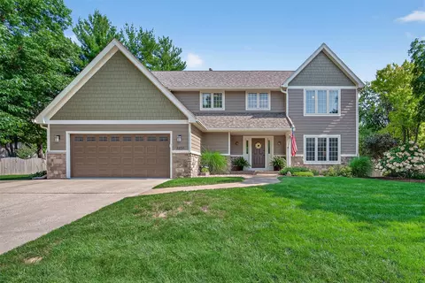 4809 Stonebridge Rd, West Des Moines, IA 50265